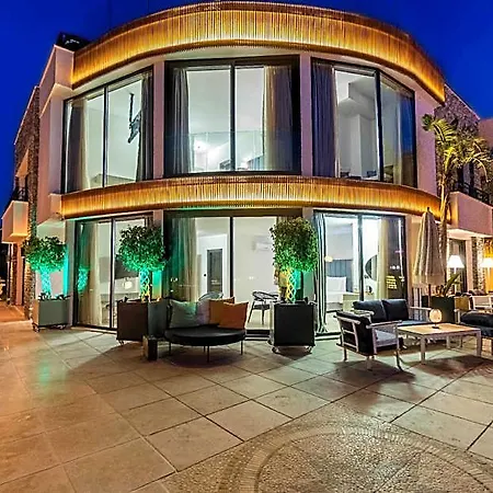 Bombien Hotel